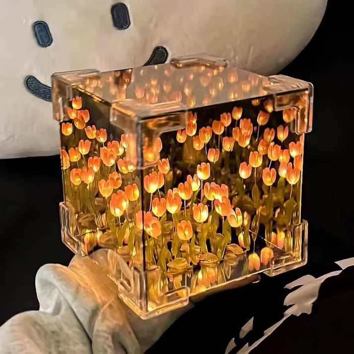 Infinity Cube Tulip Lamp